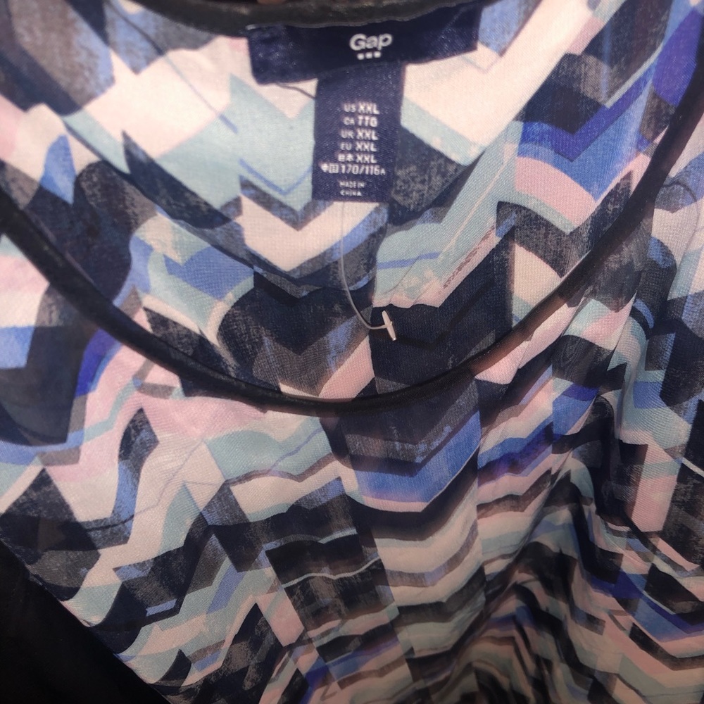 Gap Tank Top - Picture 3 of 3